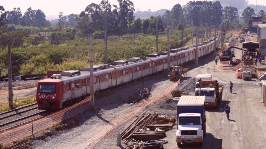 Suspensa licitação de novos trens da Linha 13