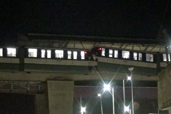 Trens da linha 15-Prata do monotrilho de SP colidem; não há feridos