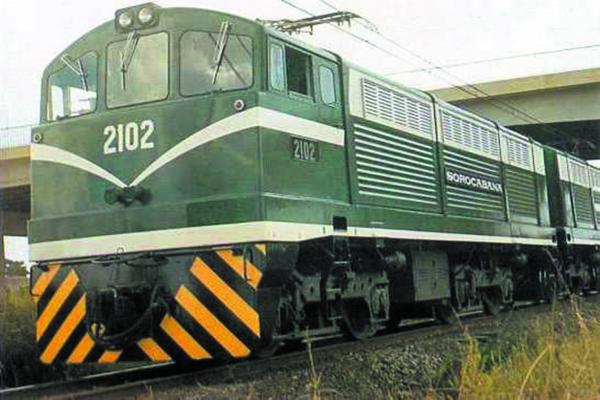 Movimento de Preservação Ferroviária ”resgata” carros de passageiros no interior de São Paulo