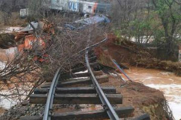 Descarrilamento de trem deixa ferido no Norte de Minas