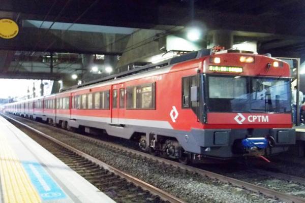 Nos anos 90, a CPTM operou trem metropolitano na Baixada Santista