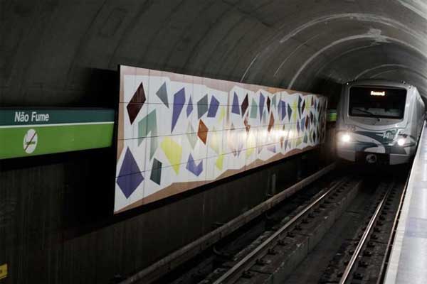 Com horário de verão, trens do Metrô e CPTM funcionam até as 2h de domingo em SP  Por iG São Paulo