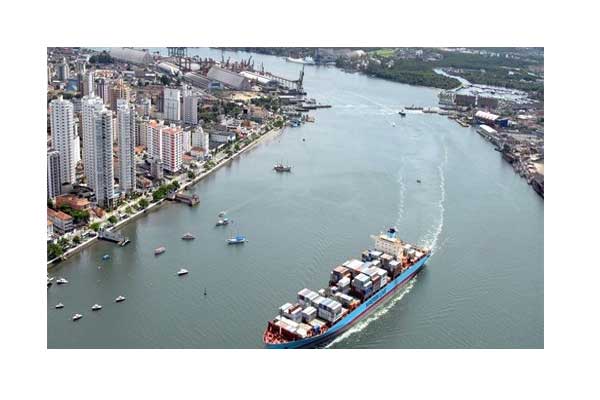 Porto de Santos bate novo recorde e responde por 30,8% do comércio exterior brasileiro