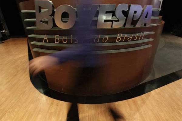 Bovespa sobe e recupera 38 mil pontos