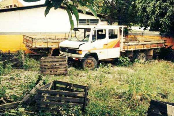  Morador denuncia entulhos em pátio da FCA em Divinópolis