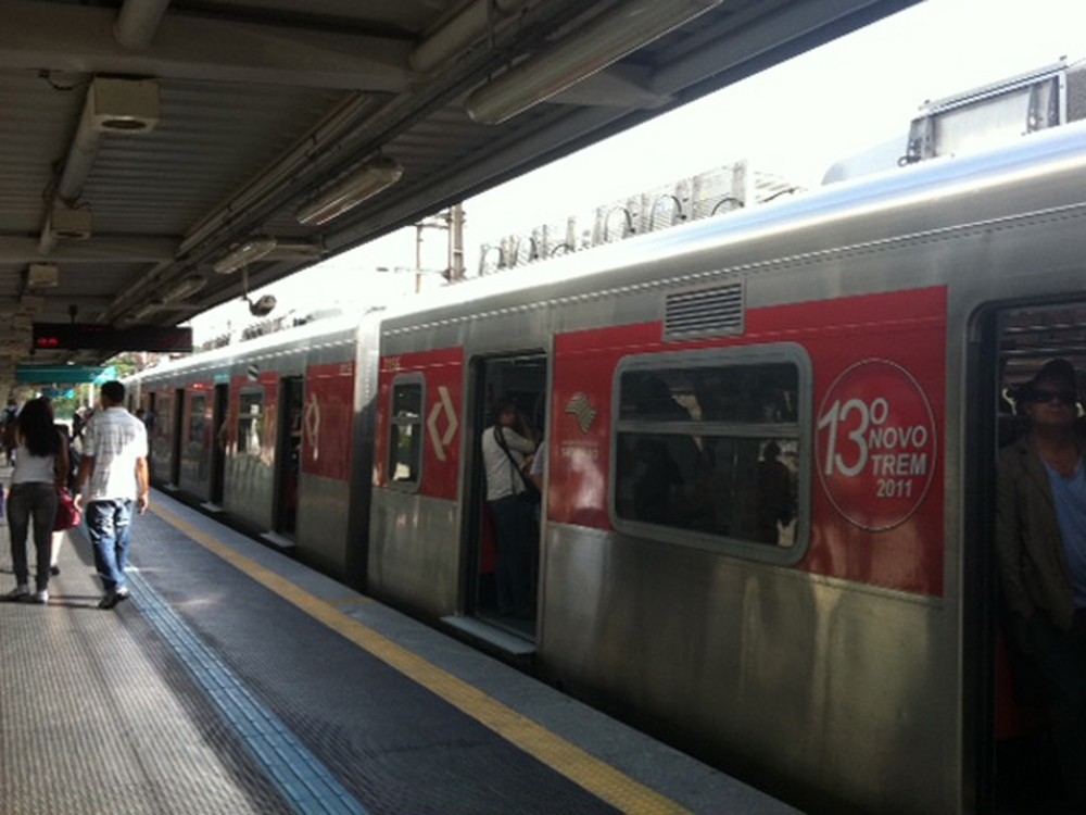 MP quer que empresas paguem indenização por atraso na entrega de trens da CPTM